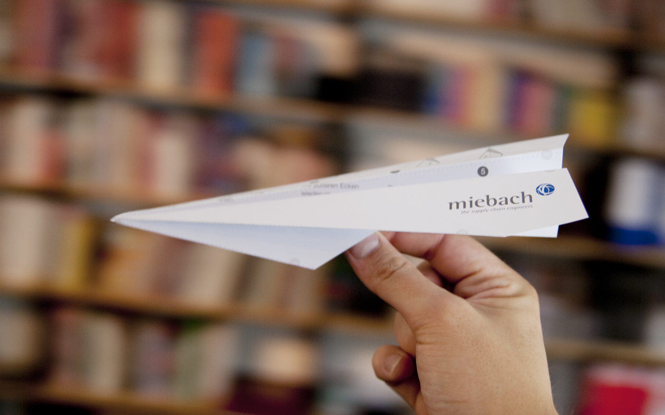 Papierflieger - Corporate Design Miebach Consulting